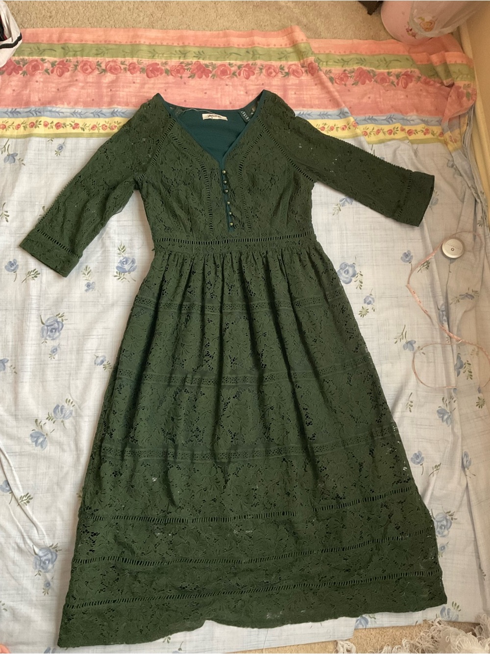 🐥Metisu Green Lace Midi Dress with V-Neck
